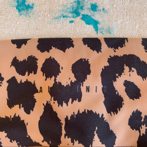 All Fenix Cheetah Print Yoga Leggings - size small - Picture 8 of 12